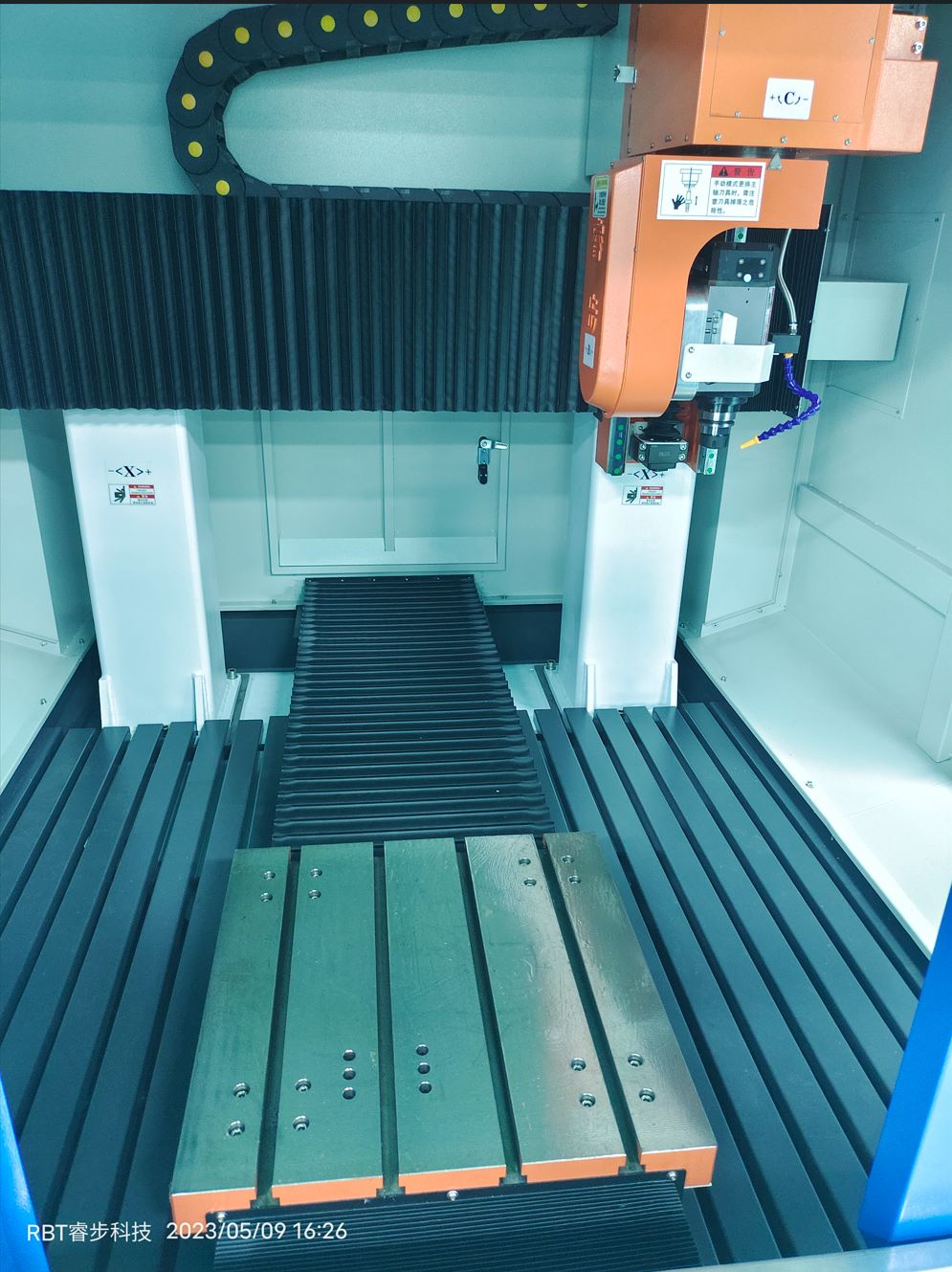 アルミニウム用 5 軸 CNC マシン