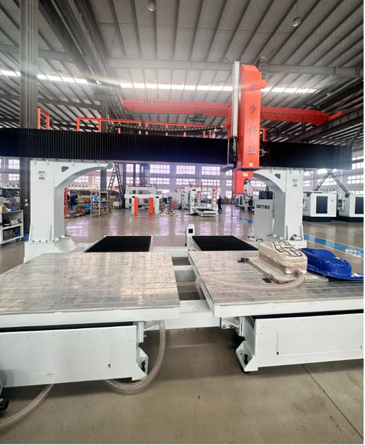 複合材料処理用の高速多軸CNCマシン