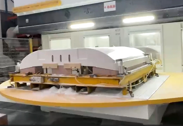 RBT機械切断形状6軸CNCミリングルーター付きダブルワークテーブル 